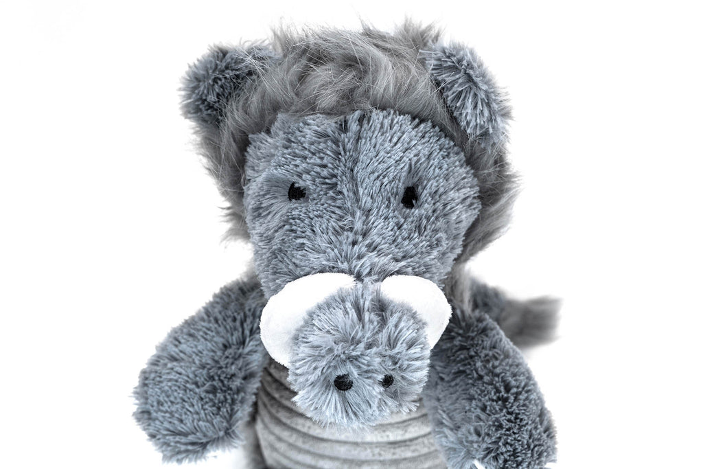 Detaliu fata jucarie de plus pentru caini Gloria Eddie din material moale