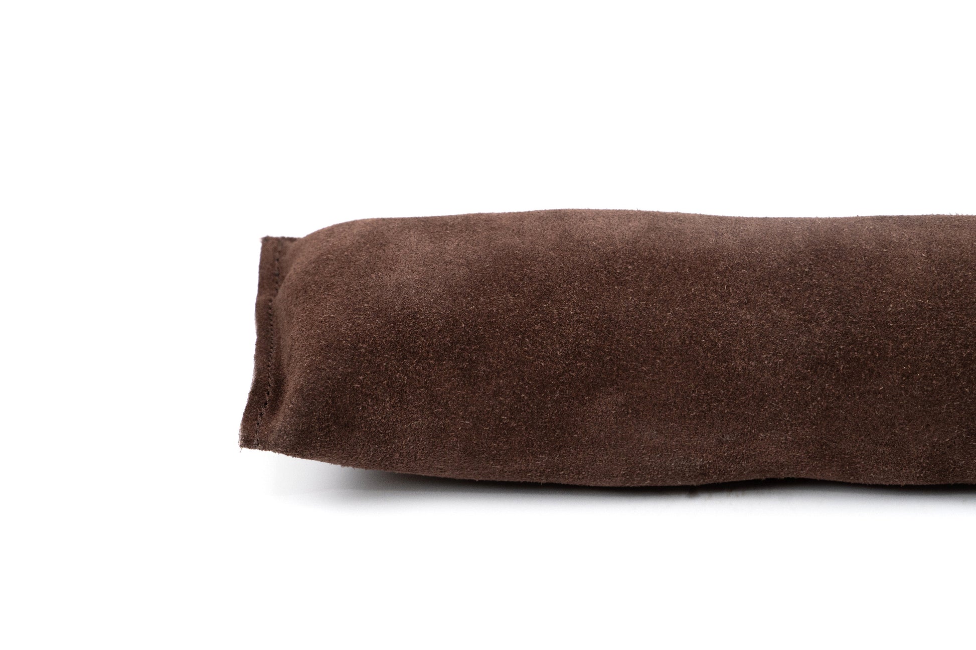 Detaliu jucarie de tras pentru caini din piele naturala rezistenta, pentru joaca si dresaj