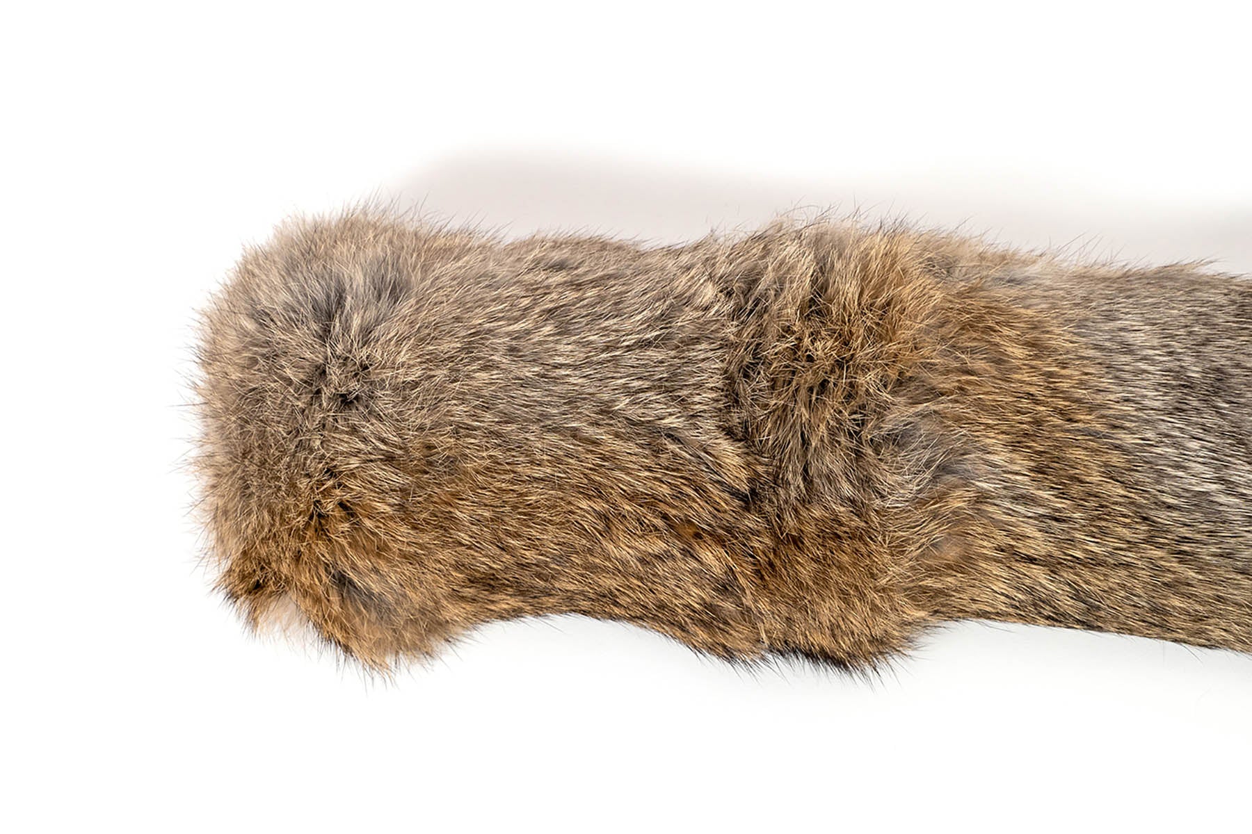 Detaliu blana naturala de iepure jucarie pentru pisici Gloria Gehry