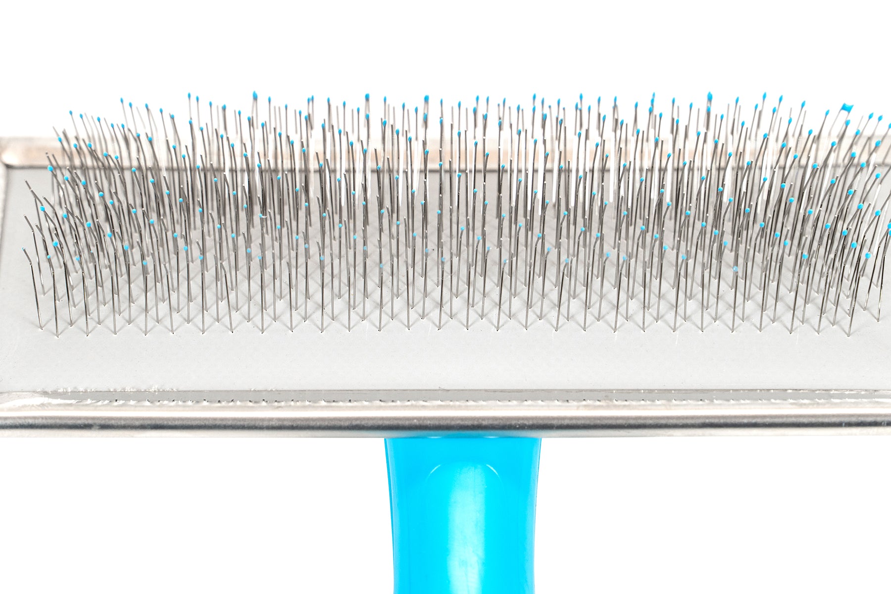 Detaliu peri metalici cu protectie pentru piele perie Kimbo Large